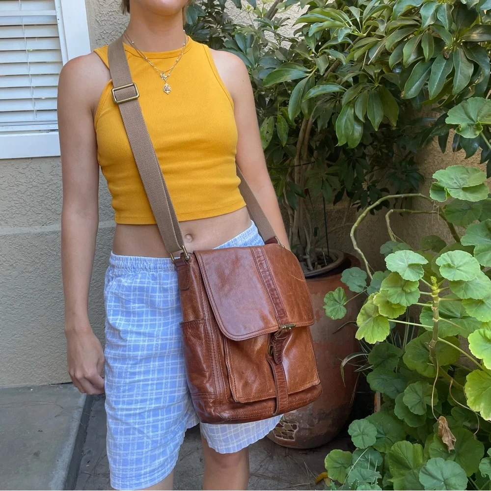 Vintage 80’s orange brown Fossil distressed leather bag